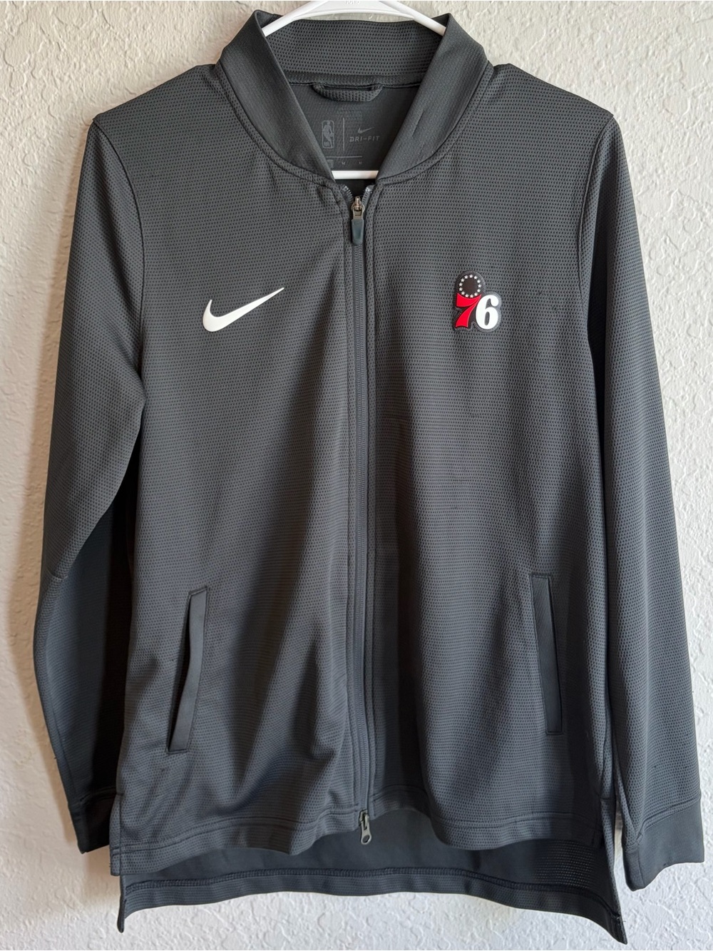 Nike Philadelphia 76ers Black Full Zip Lightweight Jacket - Women’s Medium NBA